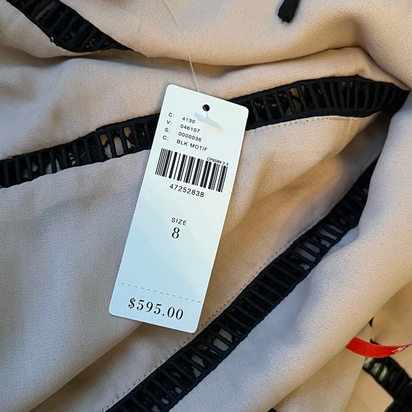 Monique Lhuillier Dress - Picture 14 of 17